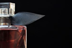 Jak wybrać perfumy na prezent dla eleganckiego mężczyzny?