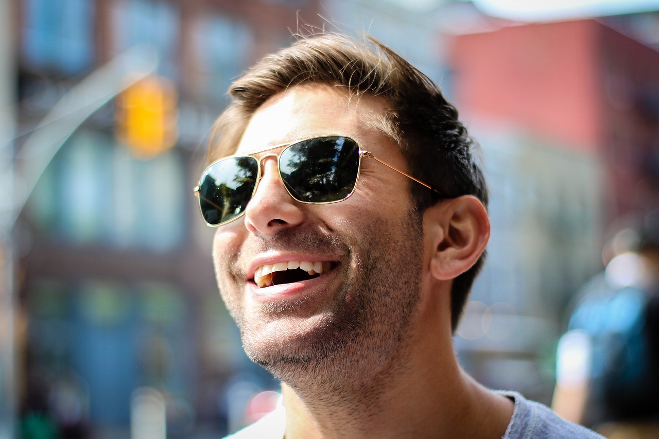 Jakie ćwiczenia na usta i żuchwę wykonywać, aby poprawić wygląd swojego uśmiechu?